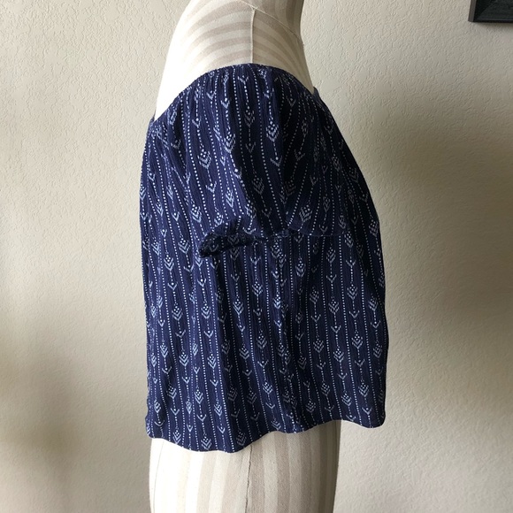 Forever 21 Navy Crop Top - Picture 4 of 8